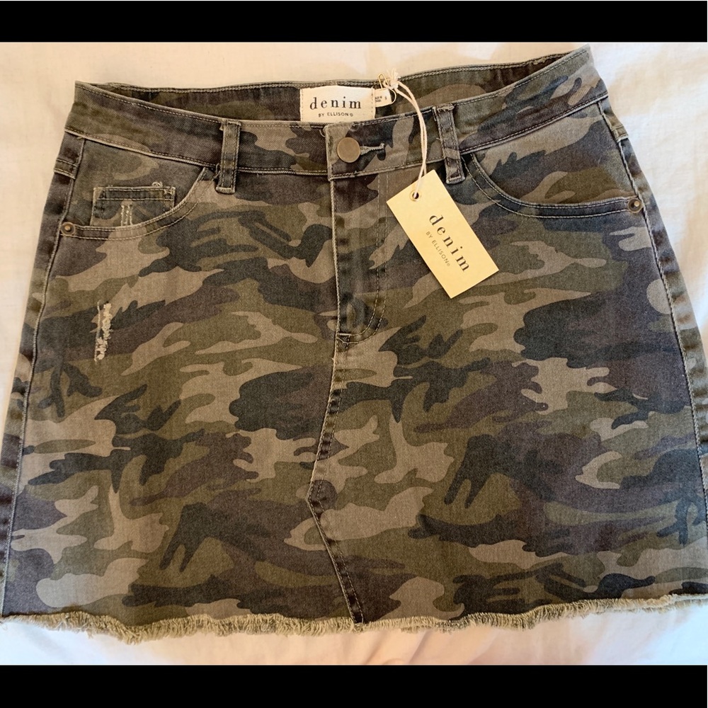 Cute camo Jean shorts! Tag included- never worn